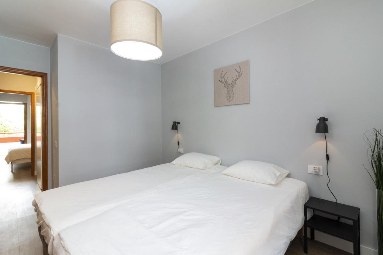 Homeforguest New Modern Apartment With Pool 阿罗纳 外观 照片