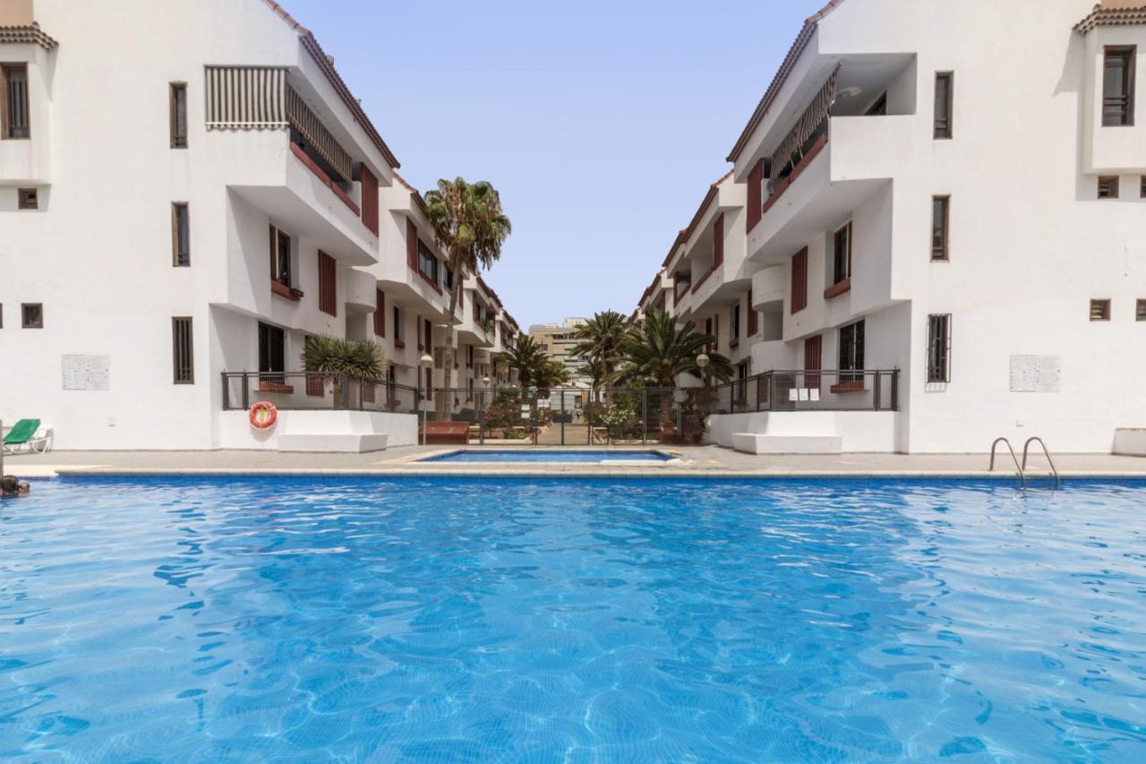 Homeforguest New Modern Apartment With Pool 阿罗纳 外观 照片
