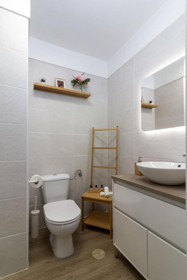 Homeforguest New Modern Apartment With Pool 阿罗纳 外观 照片
